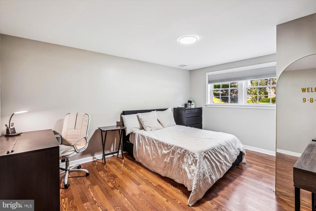 Bedroom, Home Office, Interior, Recessed Lighting, Wood Texture Flooring