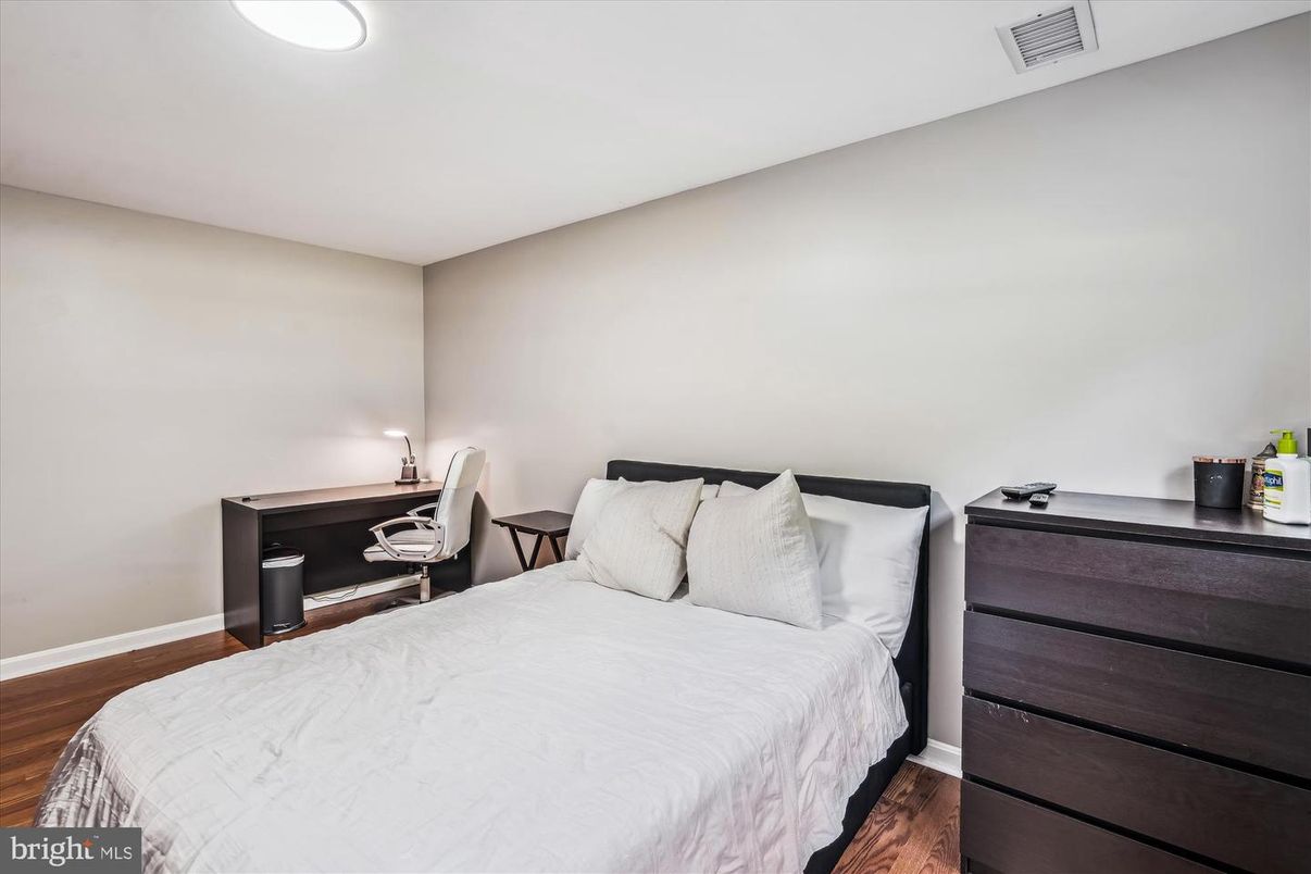 Bedroom, Home Office, Interior, Wood Texture Flooring