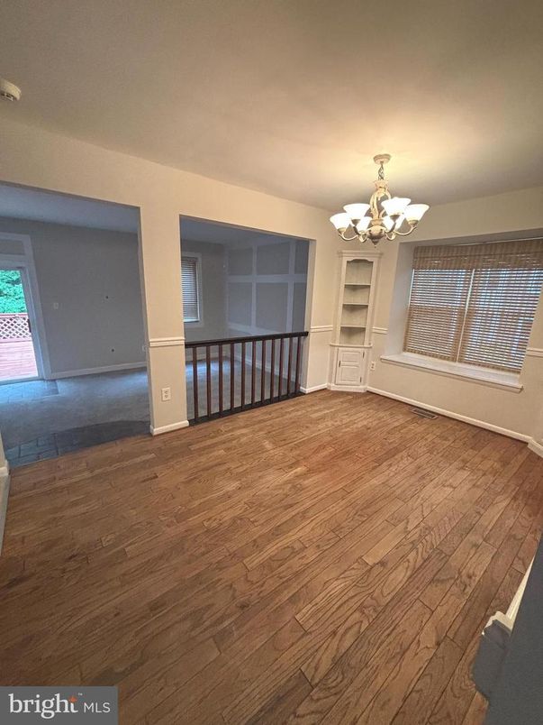Chandelier, Empty room, Interior, Wood Texture Flooring