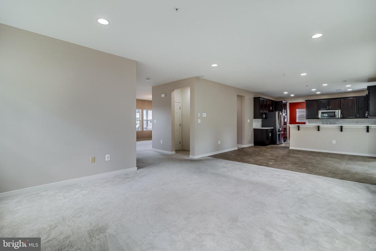 Empty room, Interior, Kitchen, Recessed Lighting