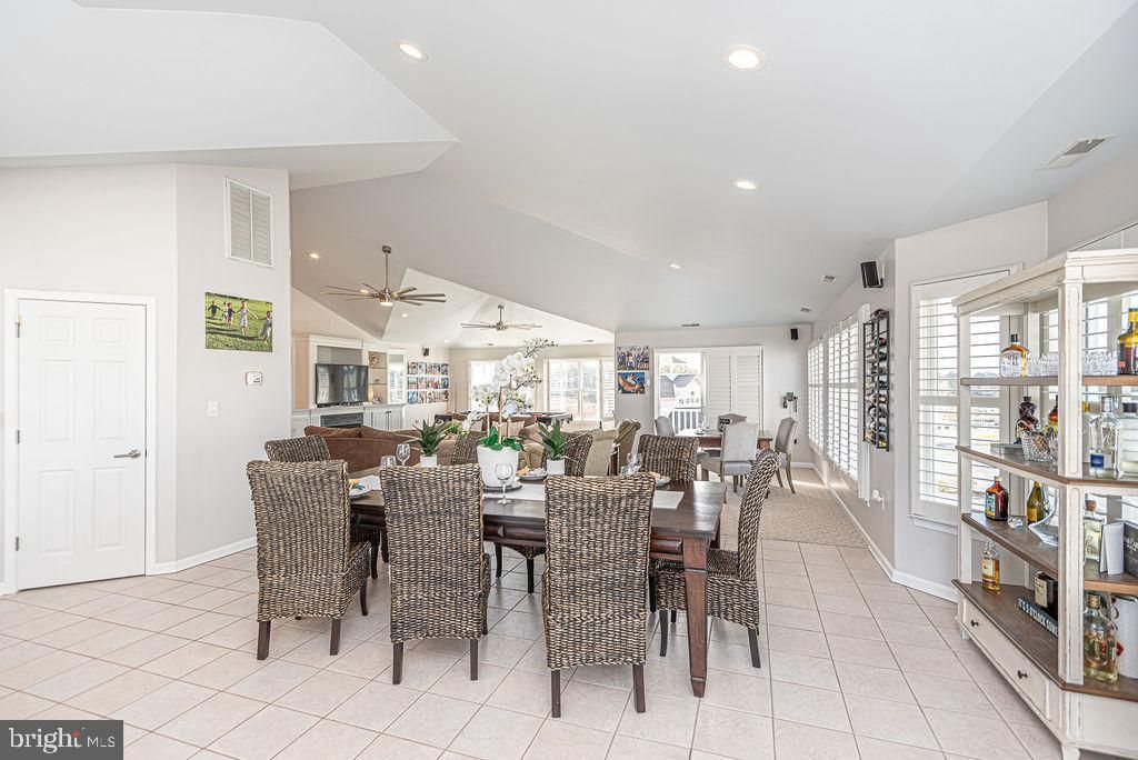 Dining room, Interior, Recessed Lighting