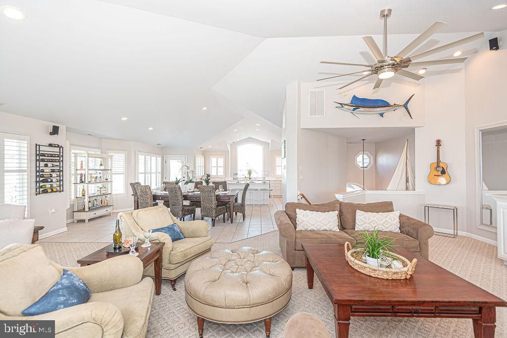 Dining room, Interior, Living room, Recessed Lighting