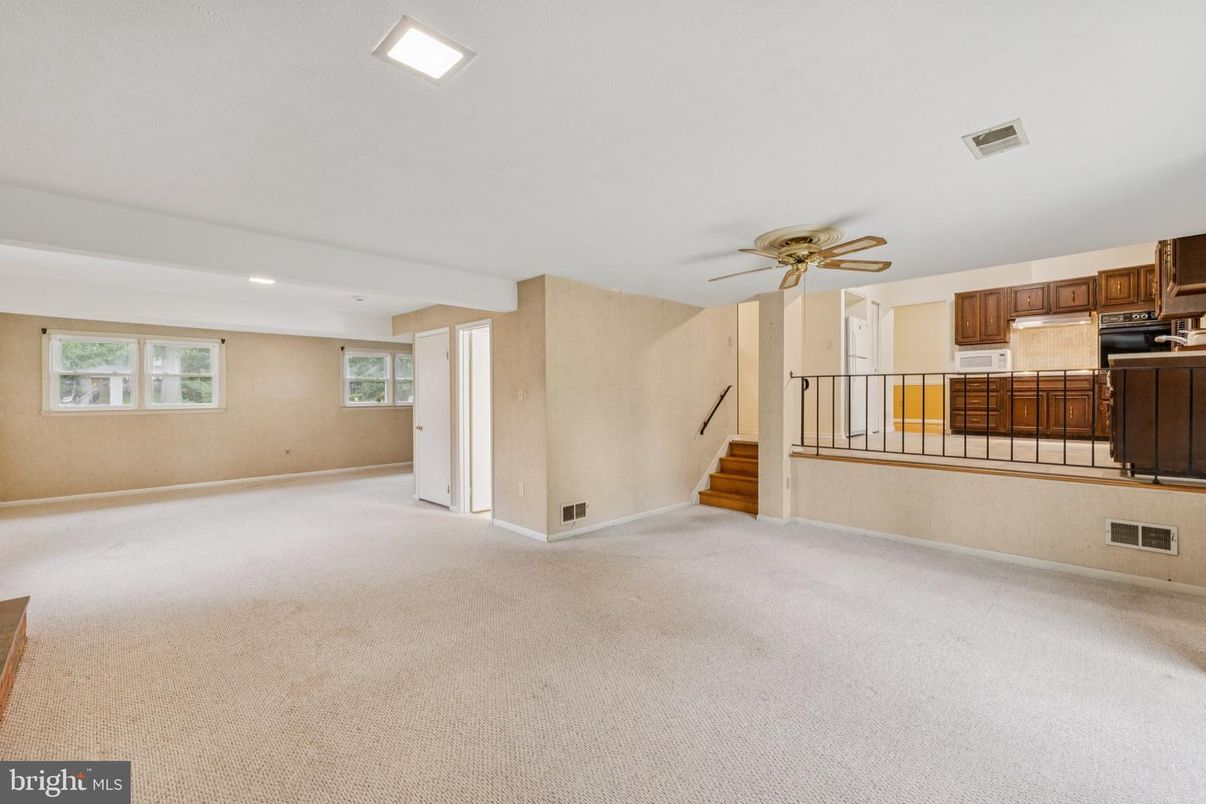 Empty room, Interior, Kitchen, Recessed Lighting