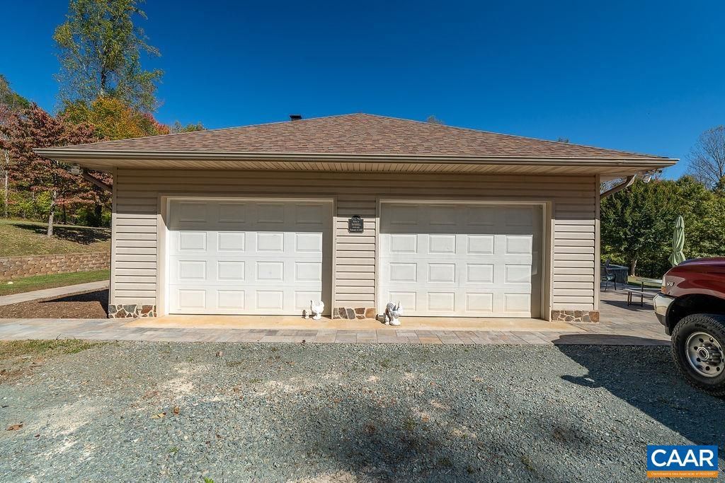 Detached Garage, Exterior