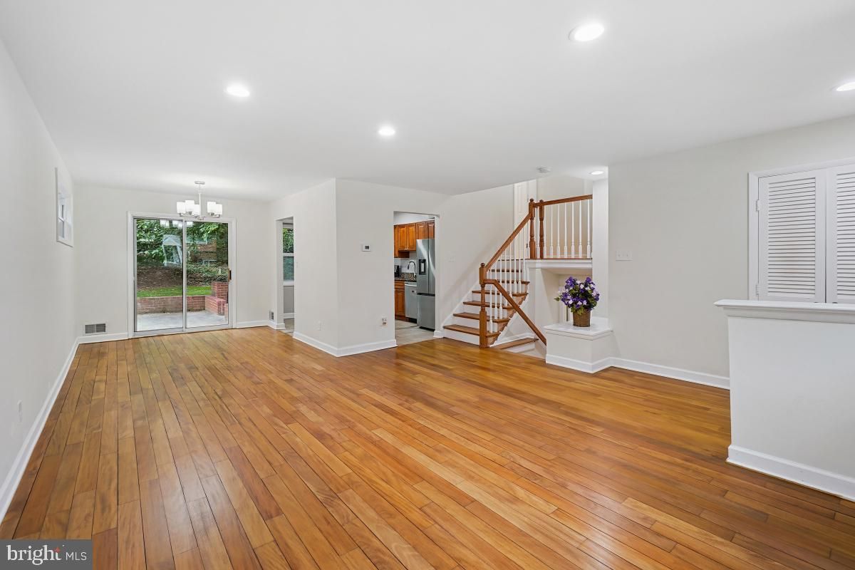 Chandelier, Empty room, Interior, Recessed Lighting, Wood Texture Flooring
