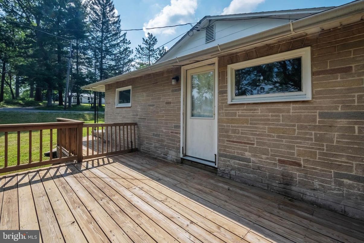 Exterior, Wood Texture Flooring
