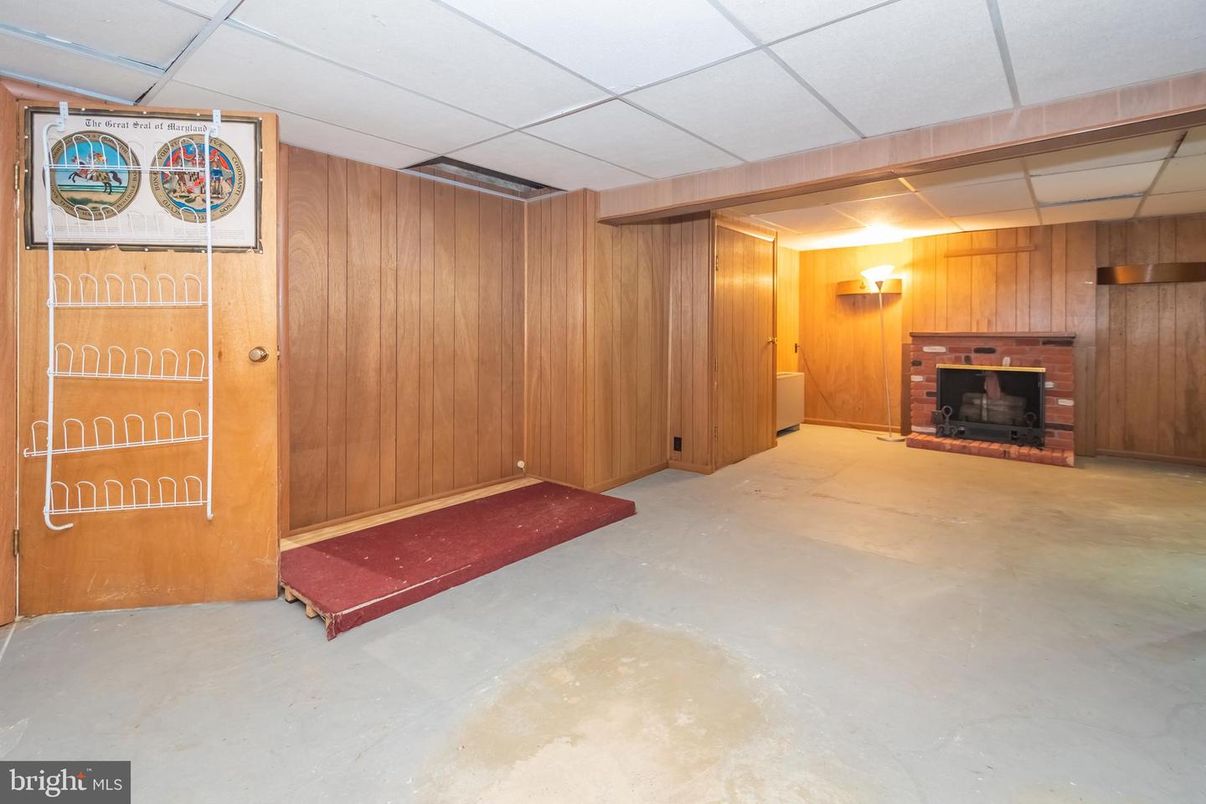 Empty room, Fireplace, Interior, Wooden Walls