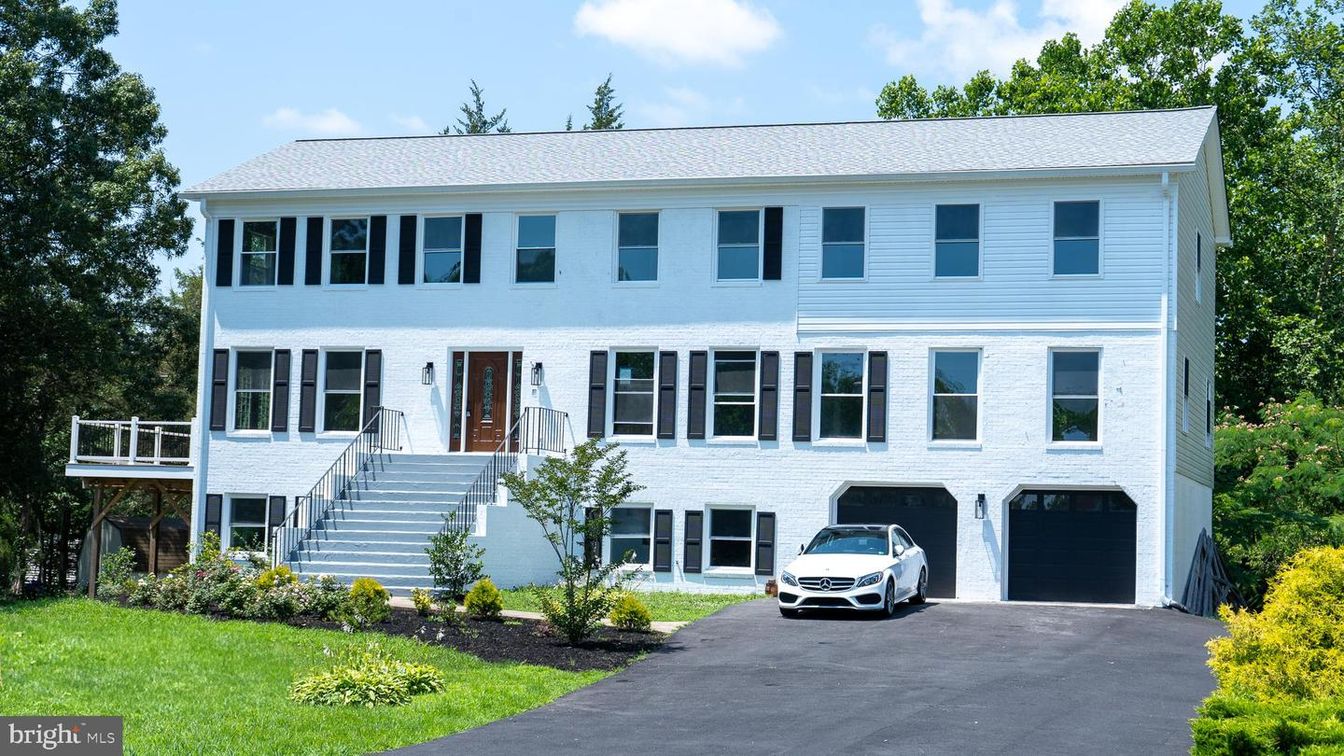 Attached, Exterior, Facade, Georgian