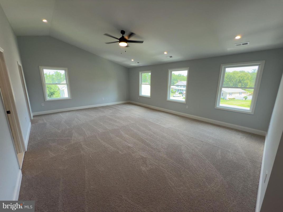 Empty room, Interior, Recessed Lighting