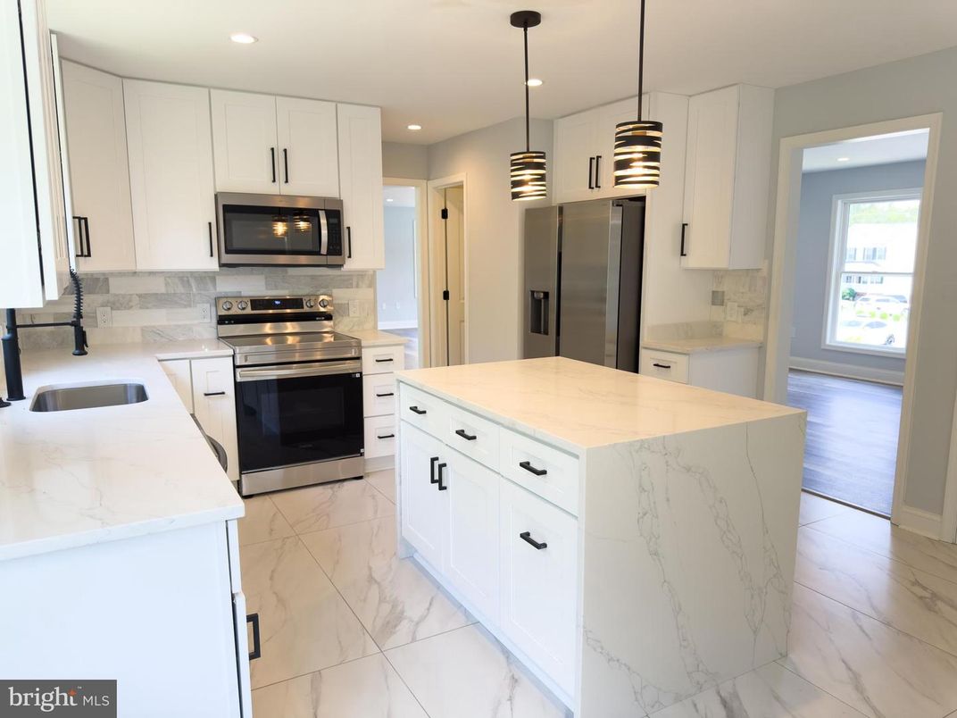 Interior, Kitchen, Marble, Pendant Lights, Recessed Lighting, Stainless Steel Appliances