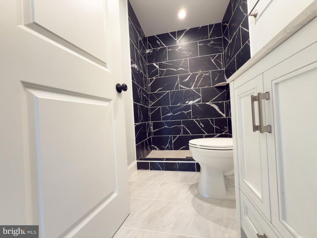 Bathroom, Interior, Marble Walls, Recessed Lighting