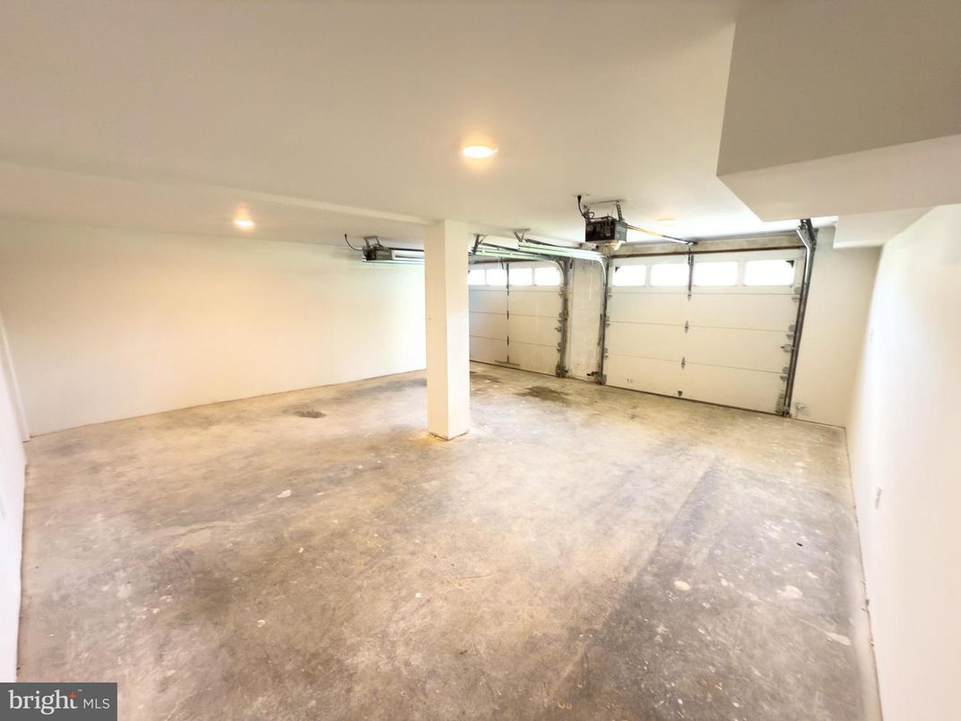 Garage, Interior, Recessed Lighting