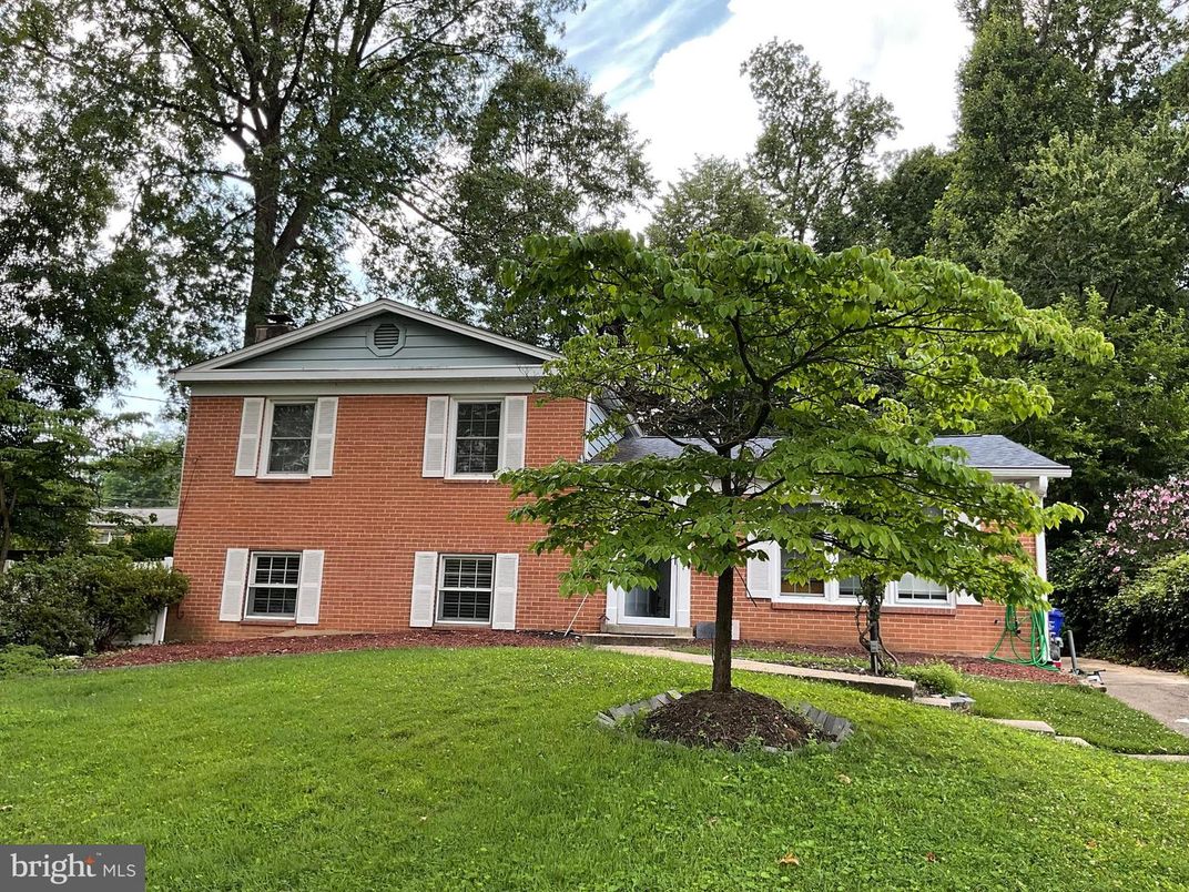 Backyard, Exterior, Facade, Brick Facade, Georgian