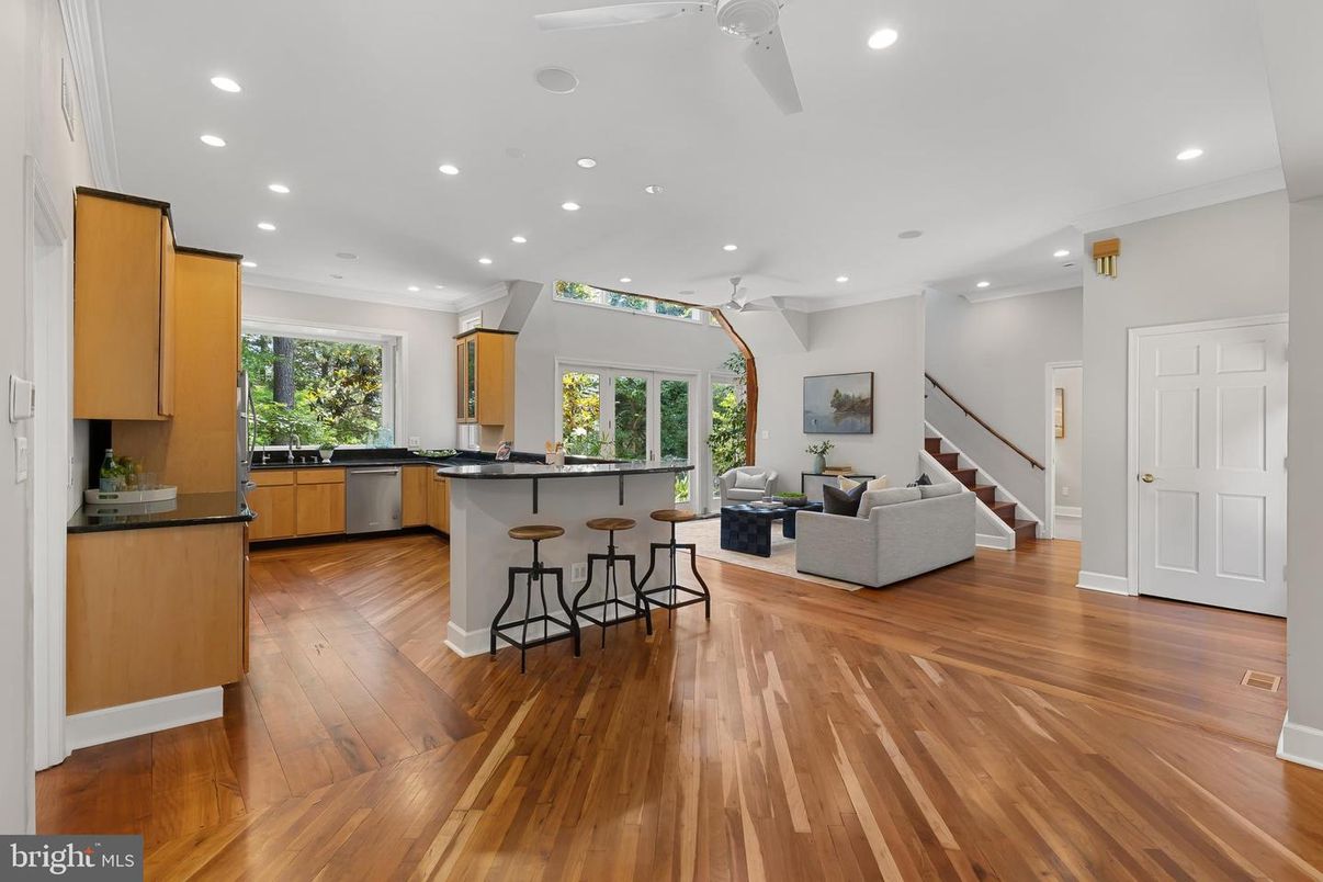 Interior, Kitchen, Living room, Recessed Lighting, Wood Texture Flooring
