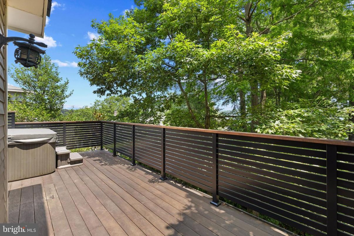 Exterior, Hot Tub