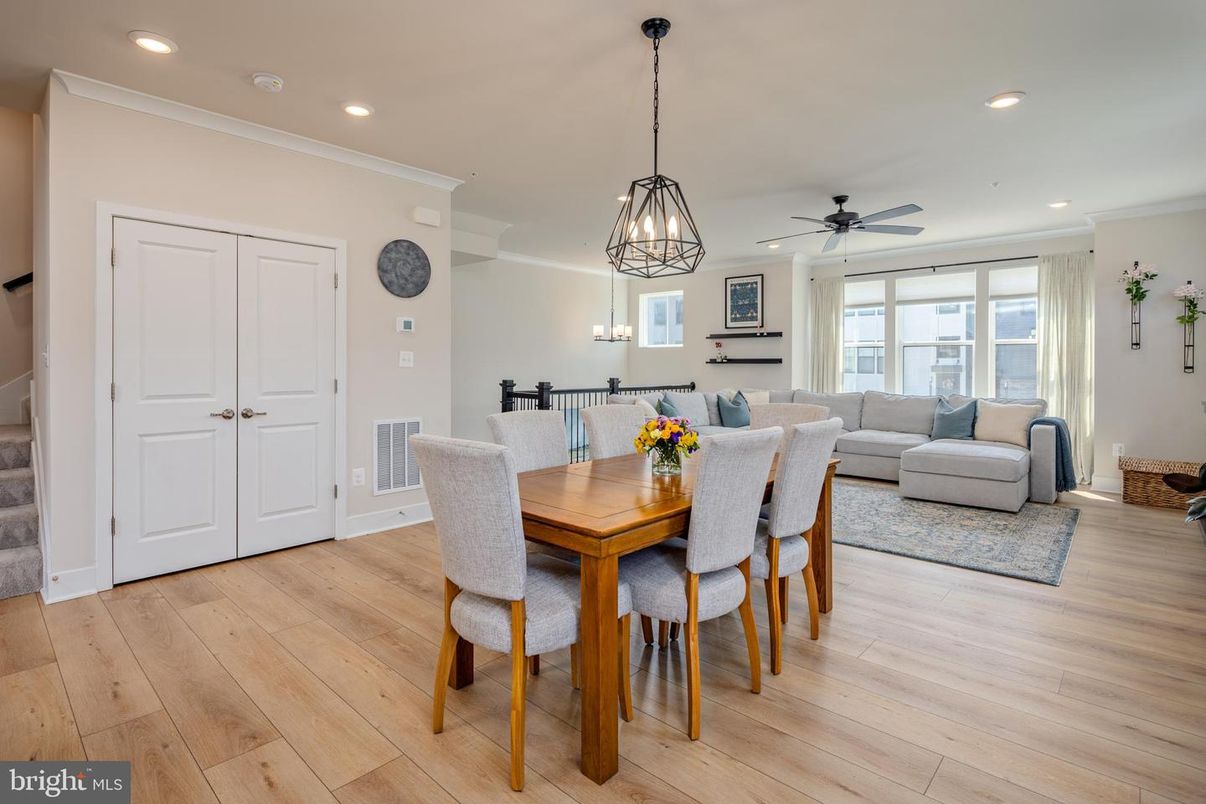 Dining room, Interior, Living room, Pendant Lights, Recessed Lighting, Wood Texture Flooring