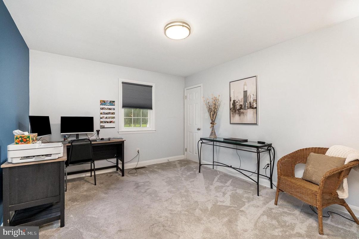 Home Office, Interior