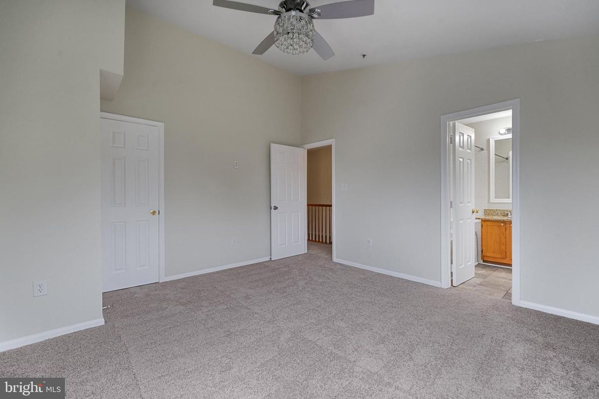 Bathroom, Empty room, Interior
