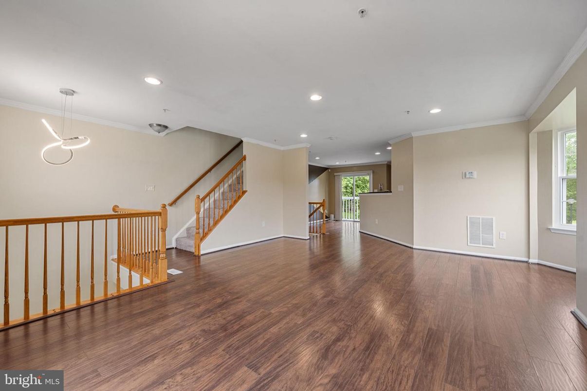 Empty room, Interior, Pendant Lights, Recessed Lighting, Wood Texture Flooring