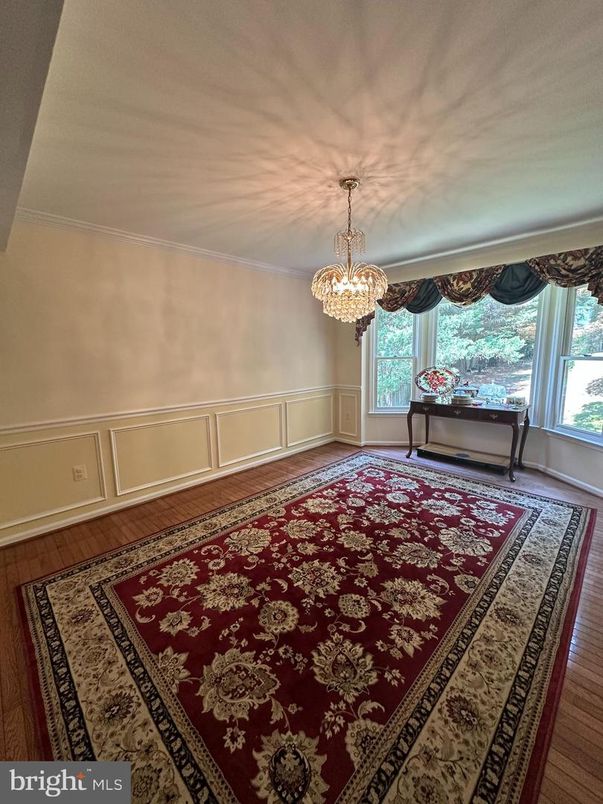 Chandelier, Empty room, Interior, Wood Texture Flooring