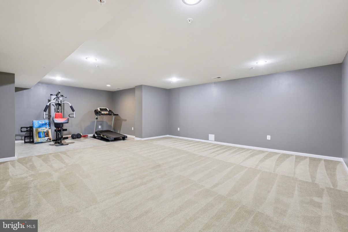 Fitness Equipment, Interior, Recessed Lighting
