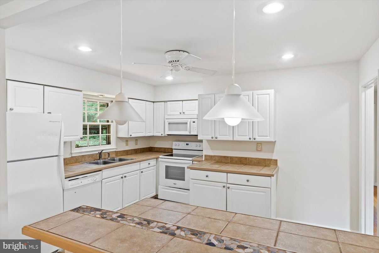Interior, Kitchen, Pendant Lights, Recessed Lighting