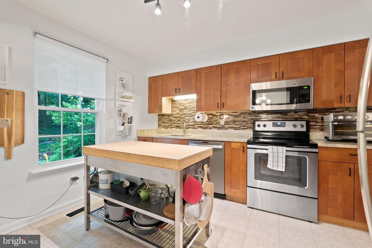 Interior, Kitchen, Stainless Steel Appliances