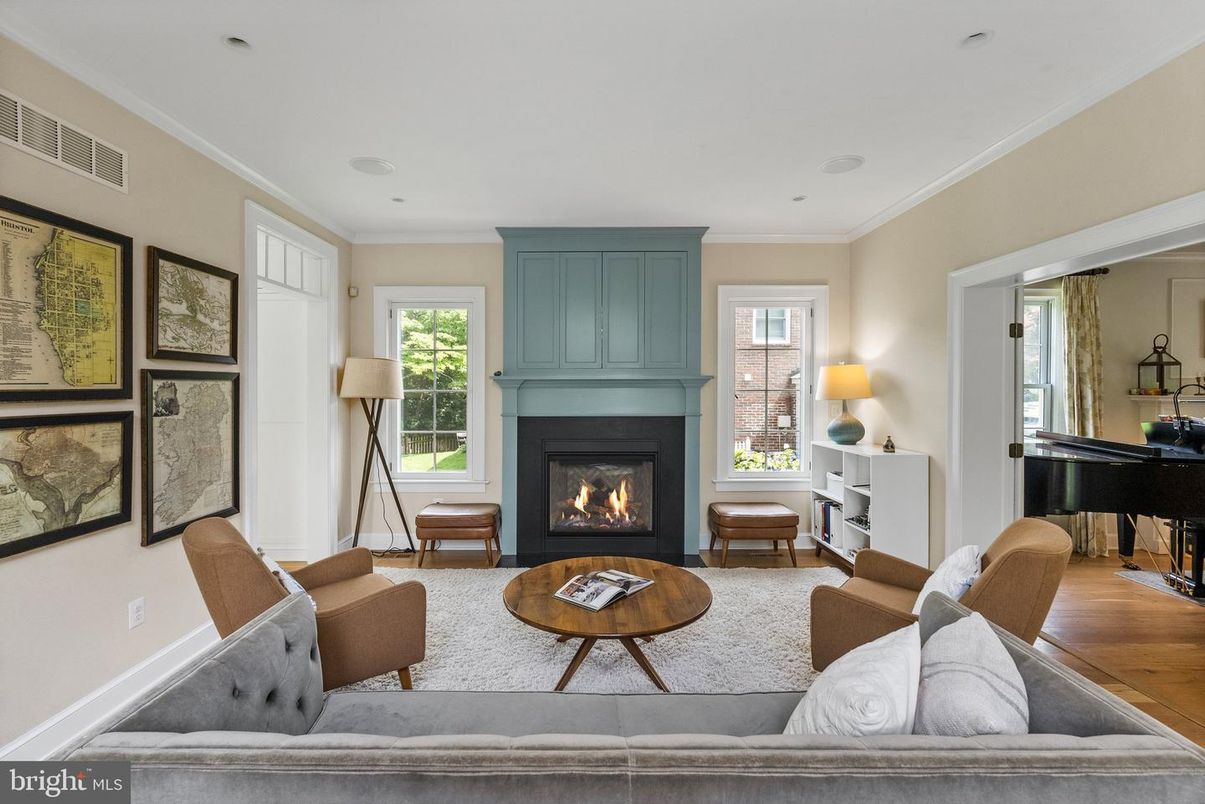 Fireplace, Interior, Living room, Piano, Recessed Lighting, Wood Texture Flooring