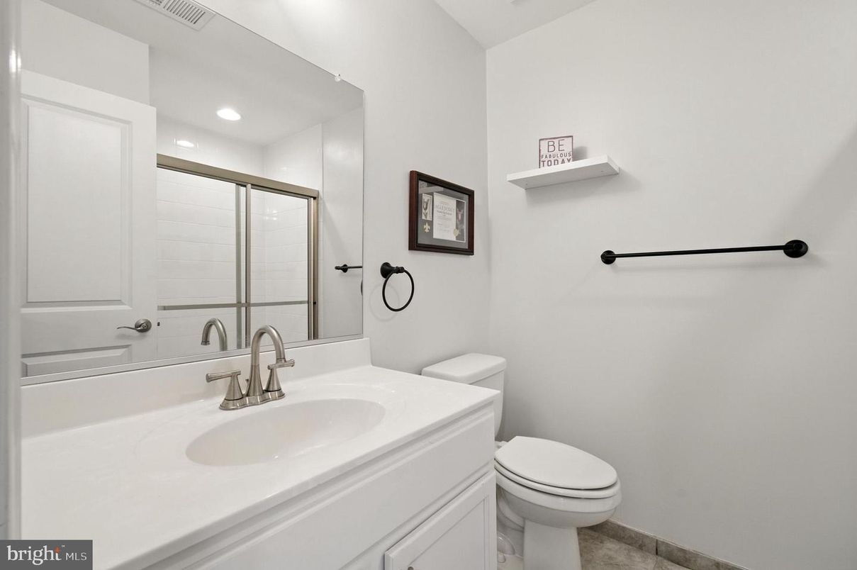 Bathroom, Interior, Recessed Lighting