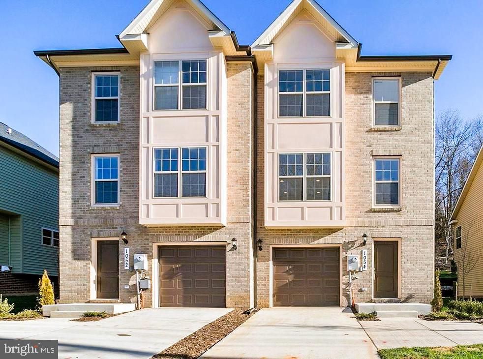 Attached, Exterior, Facade, Brick Facade, Rowhouse