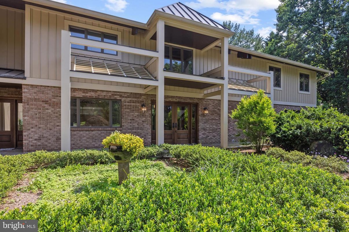 Exterior, Facade, Brick Facade, Modern