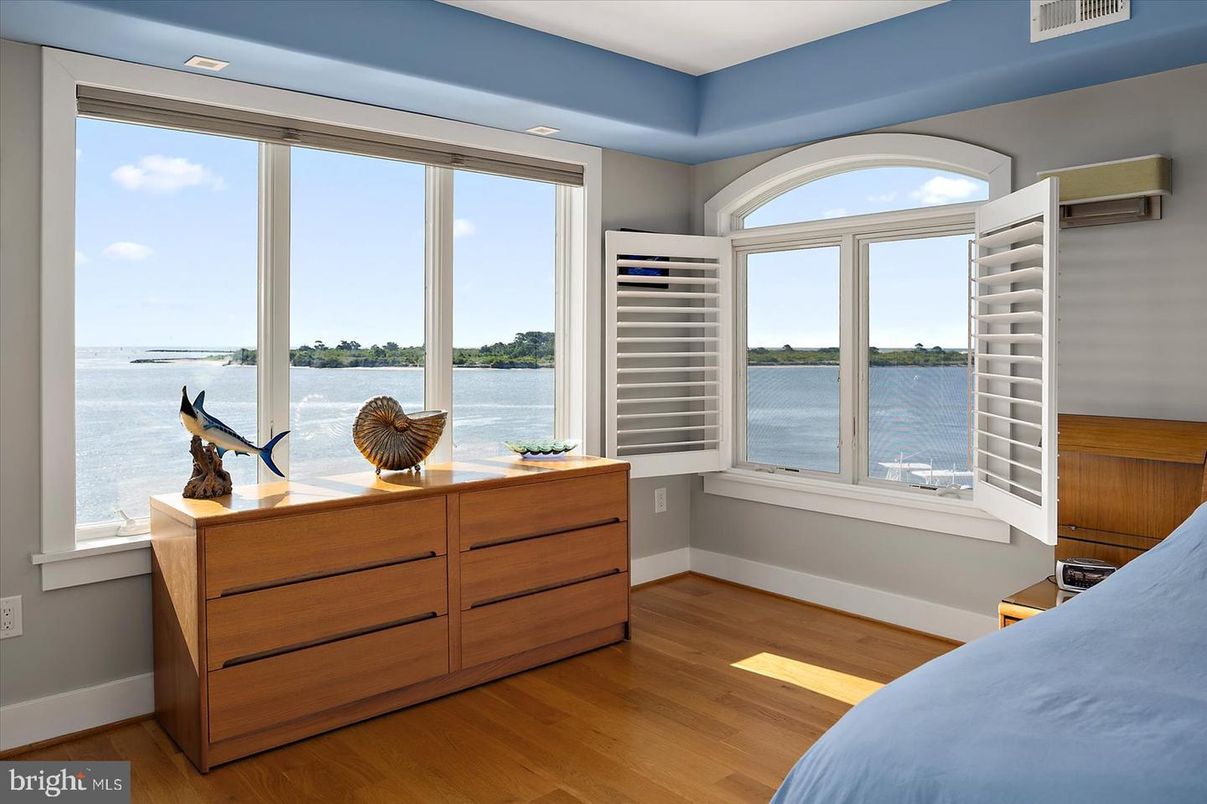 Bedroom, Interior, Water, Wood Texture Flooring