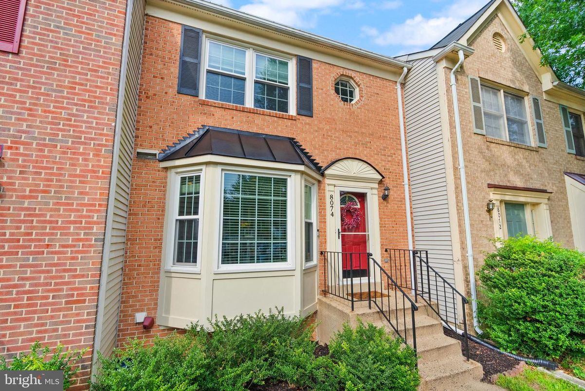 Exterior, Facade, Brick Facade, Rowhouse