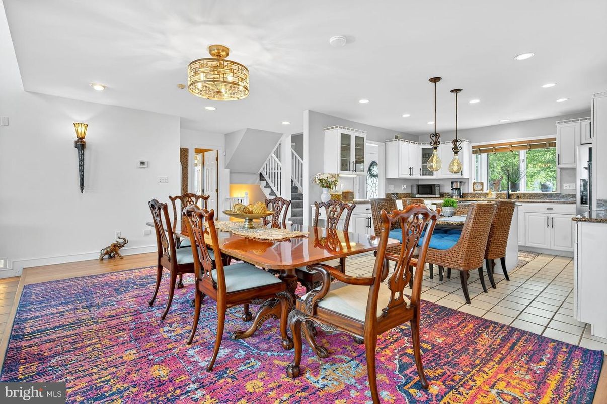Dining room, Interior, Kitchen, Pendant Lights, Recessed Lighting, Wood Texture Flooring