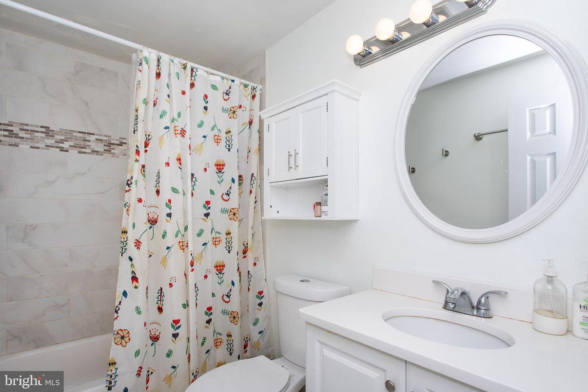 Bathroom, Interior, Marble Walls
