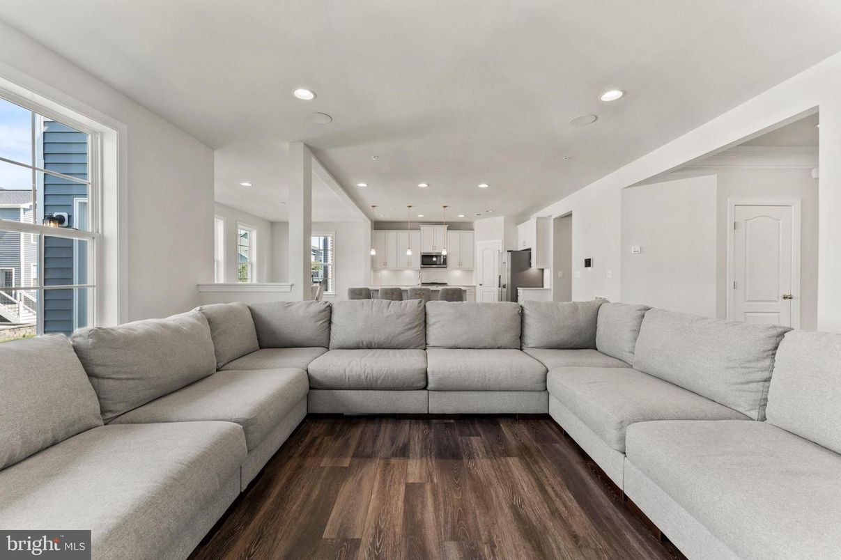 Interior, Kitchen, Living room, Pendant Lights, Recessed Lighting, Stainless Steel Appliances, Wood Texture Flooring