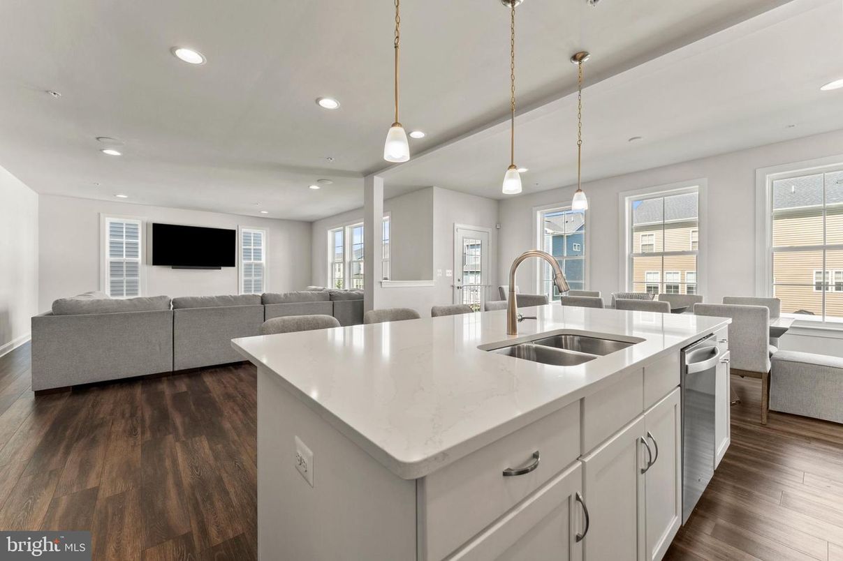 Interior, Kitchen, Pendant Lights, Recessed Lighting, Wood Texture Flooring