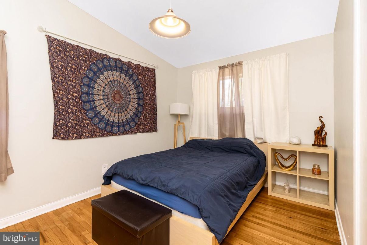 Bedroom, Interior, Pendant Lights, Wood Texture Flooring