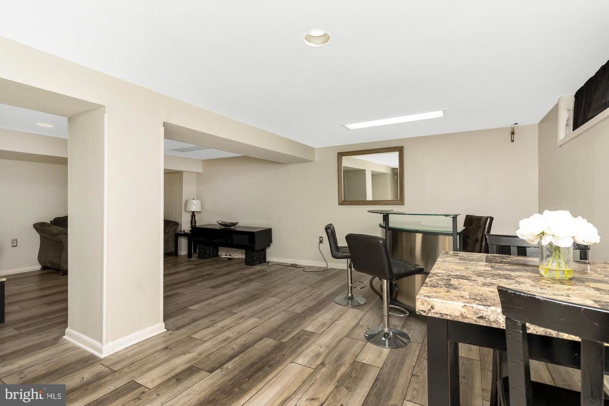 Dining room, Interior, Piano, Recessed Lighting, Wood Texture Flooring