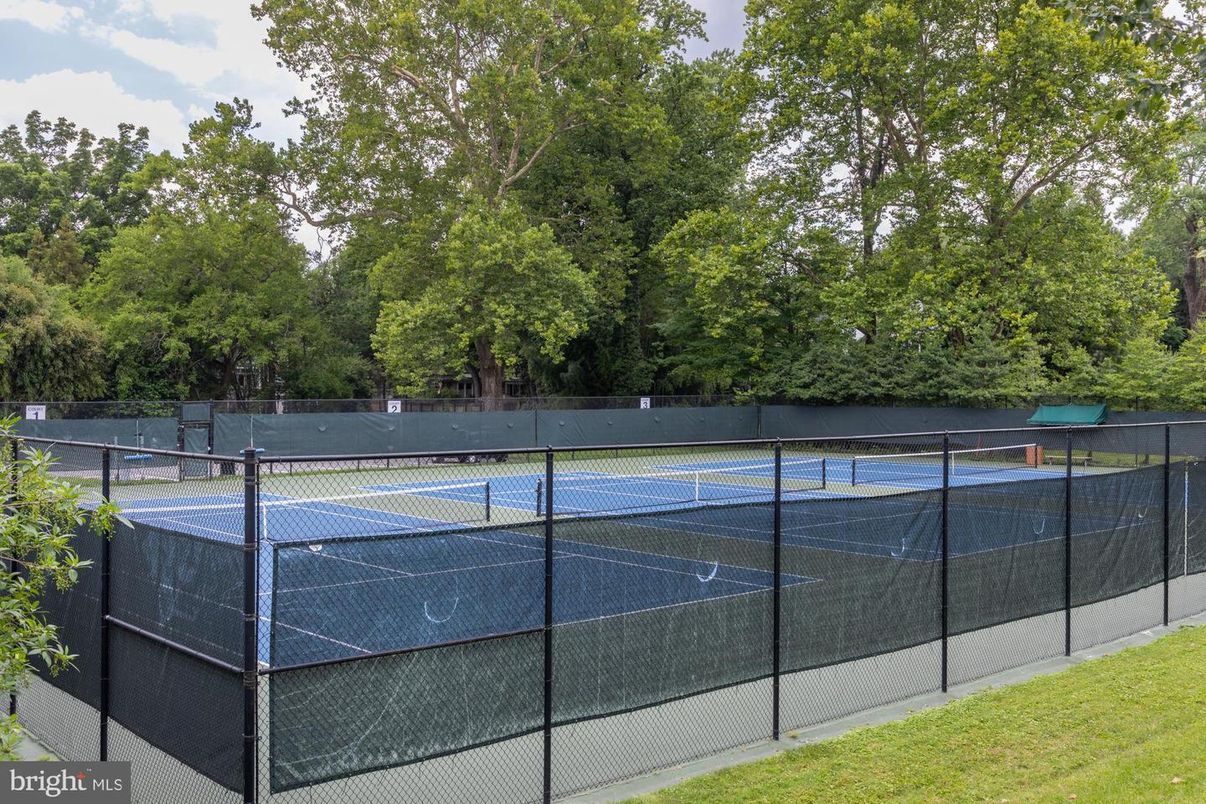 Exterior, Tennis Courts