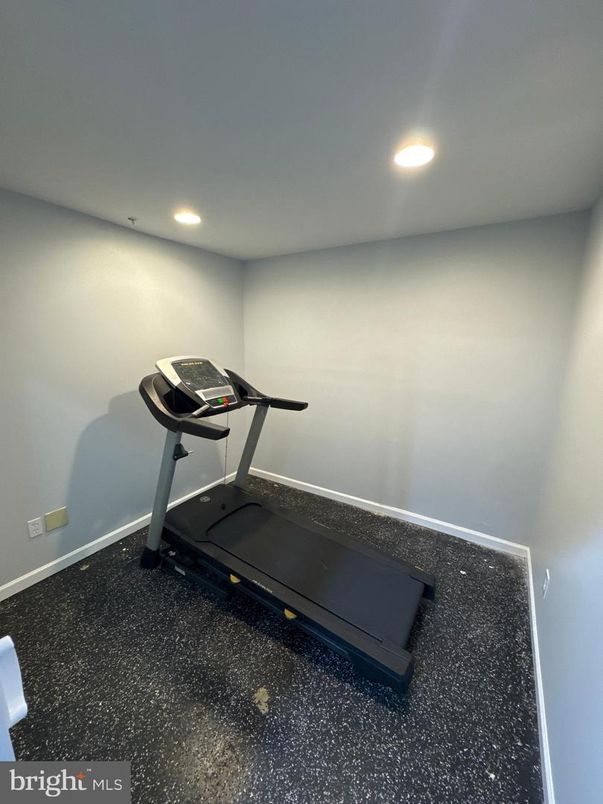 Fitness Equipment, Interior, Recessed Lighting