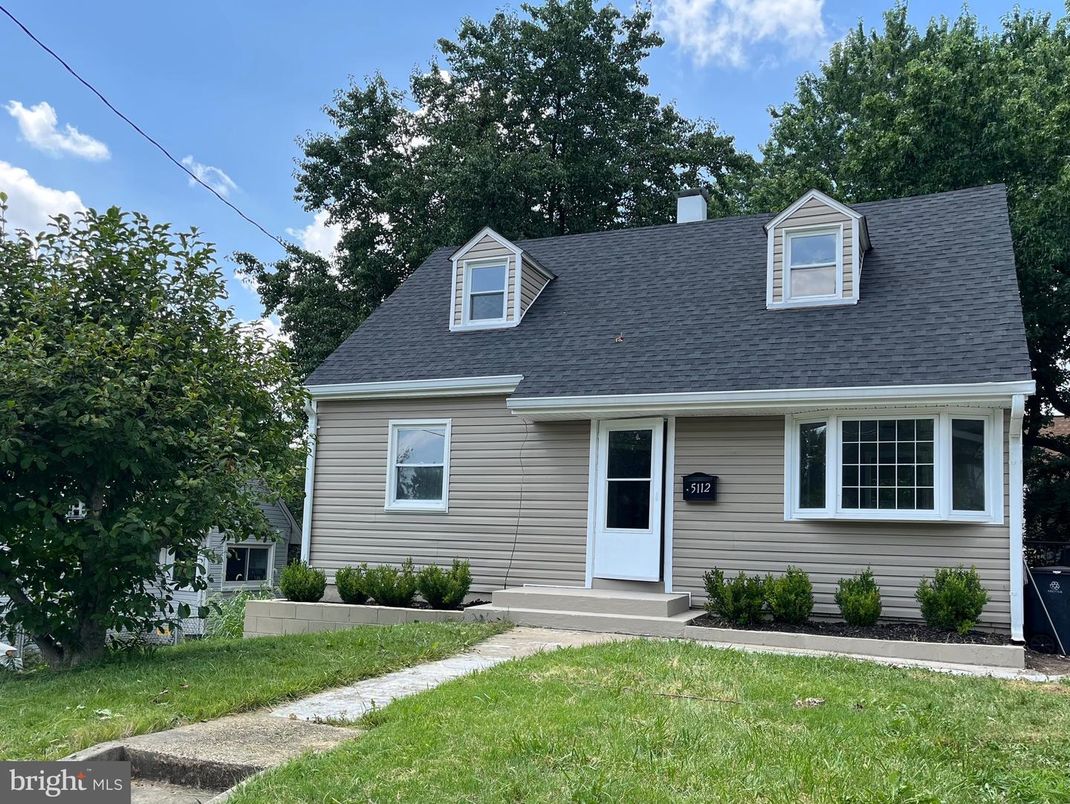 Exterior, Facade, Cape Cod