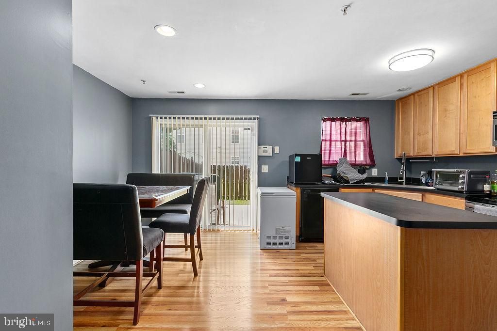 Dining room, Interior, Kitchen, Recessed Lighting, Wood Texture Flooring