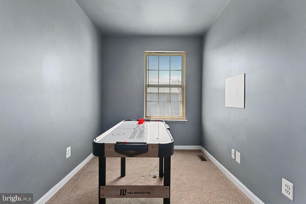 Game Room, Interior