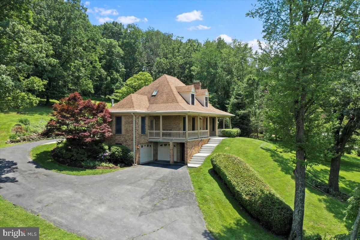 Backyard, Exterior, Facade, Brick Facade, Queen Anne Victorian