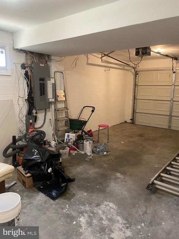 Garage, Interior