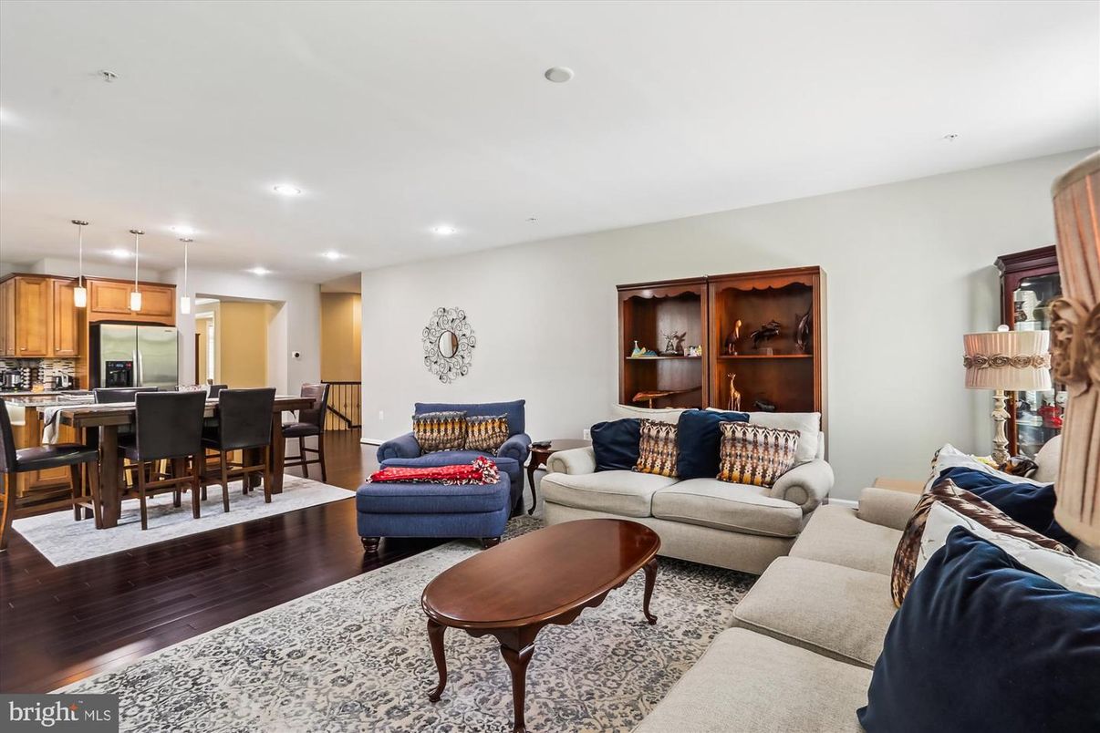 Dining room, Interior, Kitchen, Living room, Pendant Lights, Recessed Lighting, Wood Texture Flooring