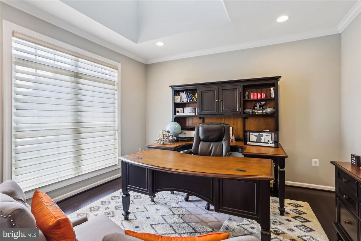 Home Office, Interior, Recessed Lighting, Wood Texture Flooring