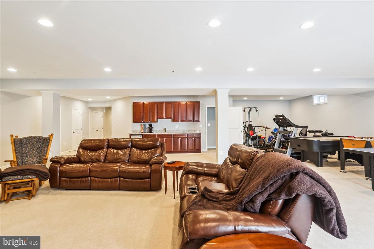 Fitness Equipment, Game Room, Interior, Living room, Piano, Recessed Lighting