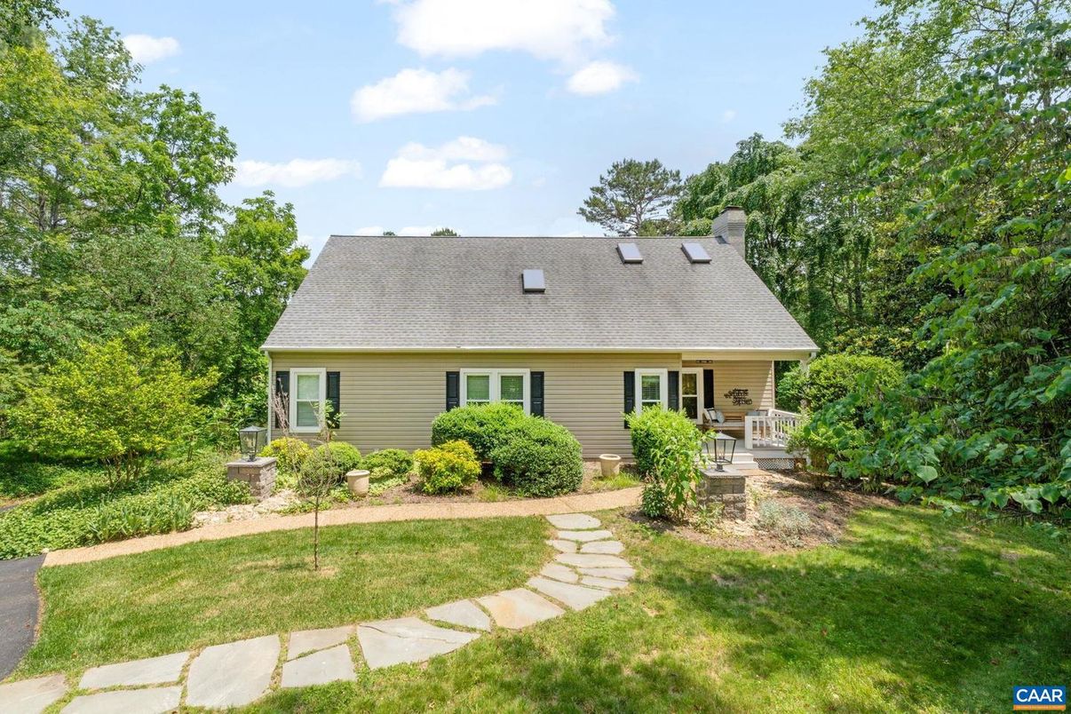 Backyard, Exterior, Facade, Cape Cod